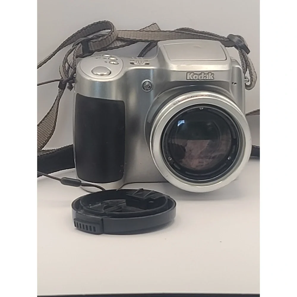 Kodak EasyShare Z760 Digital Camera 6.1MP UNWORKING  PARTS REPLACEMENT